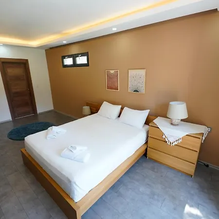 Antalya Merkezde Muhafazakar Lueks 